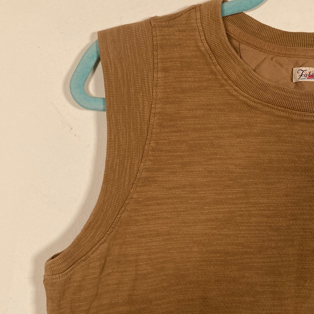 Faherty Sunwashed Slub Muscle Tank Dull Gold Sz MD Boho Cropped Sustainable - Picture 5 of 7